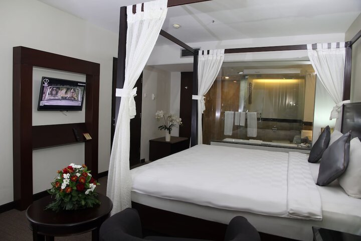 Room 15 of 50