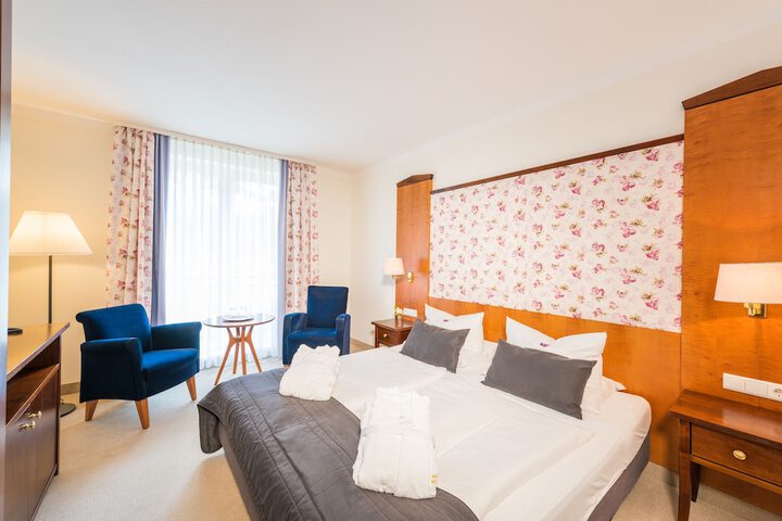 Room 3 of 33