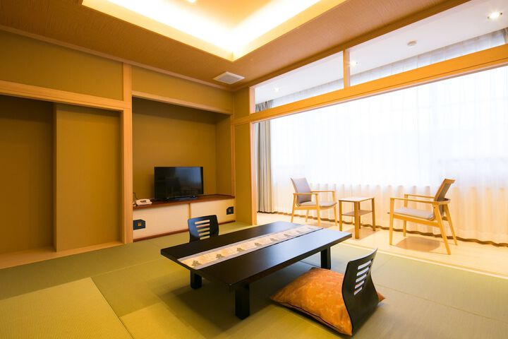 Room 5 of 80