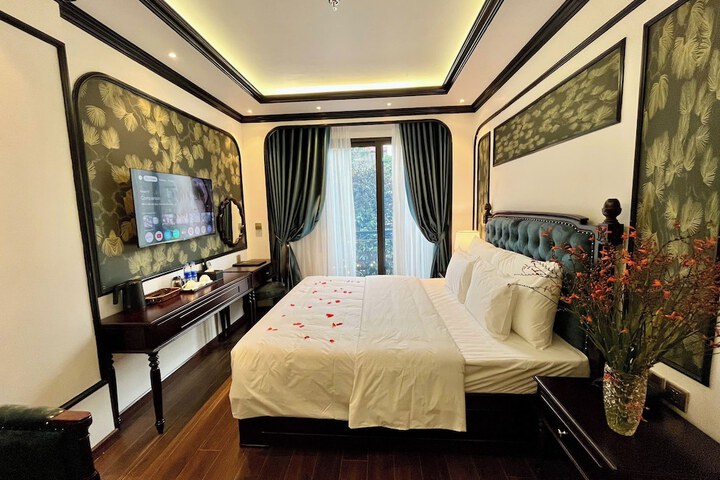 Room 30 of 165