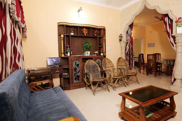 Room 4 of 11