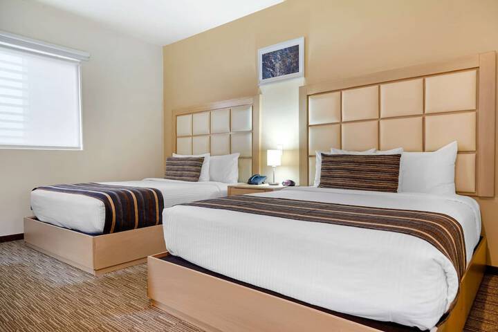 Room 16 of 38