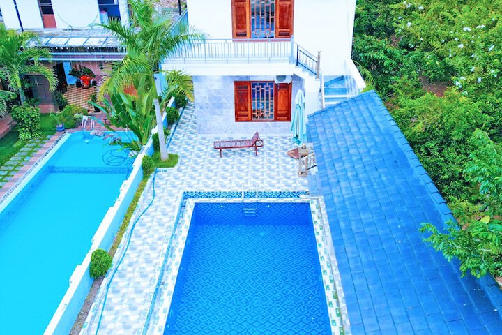Pool 39 of 44