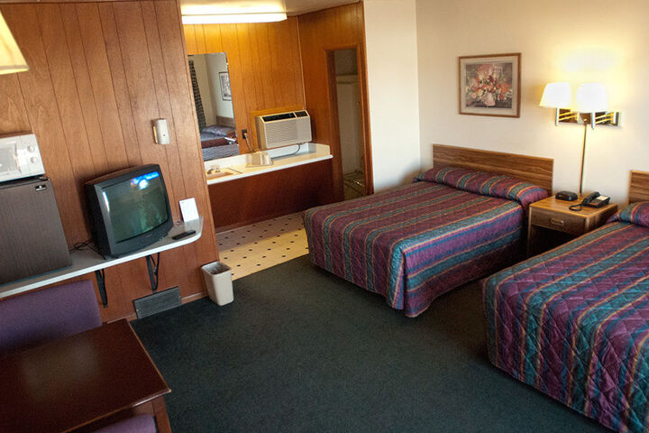 Room 8 of 11