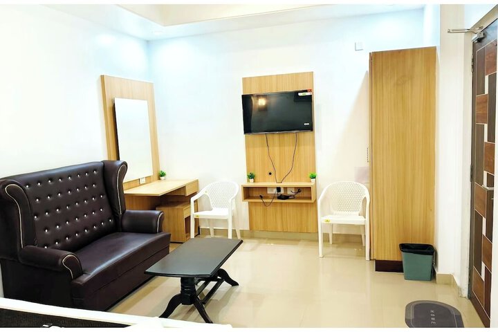 Room 7 of 18