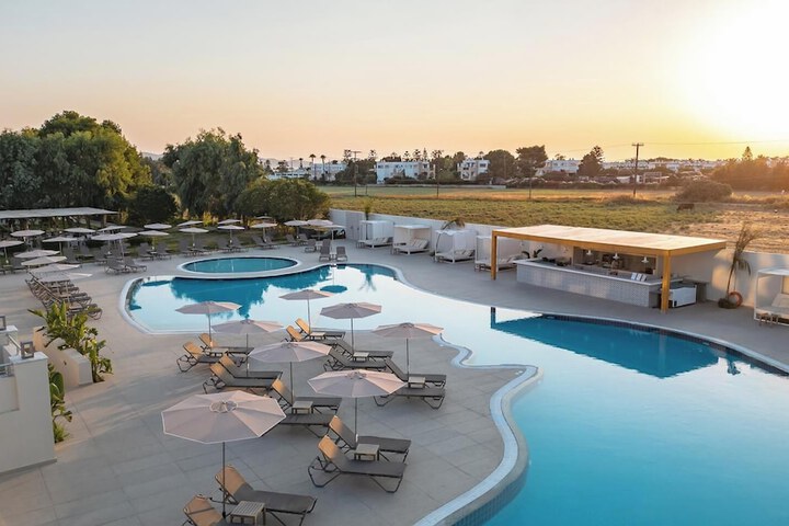 Pool 42 of 126