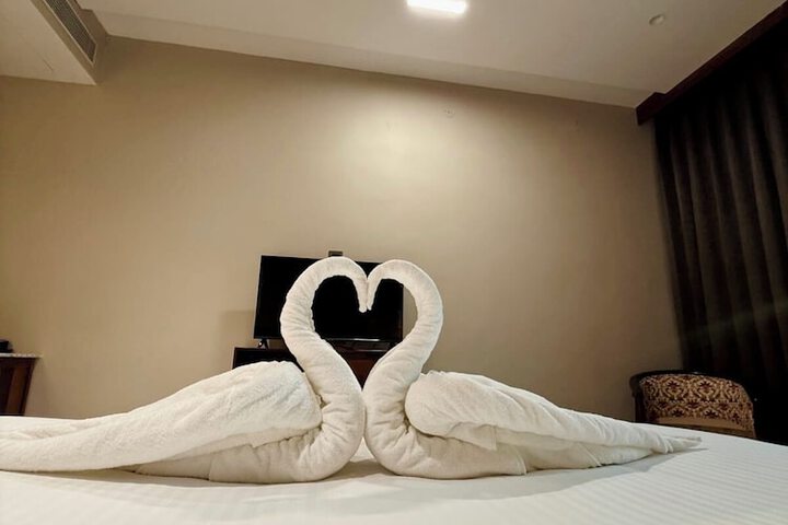Room 3 of 103