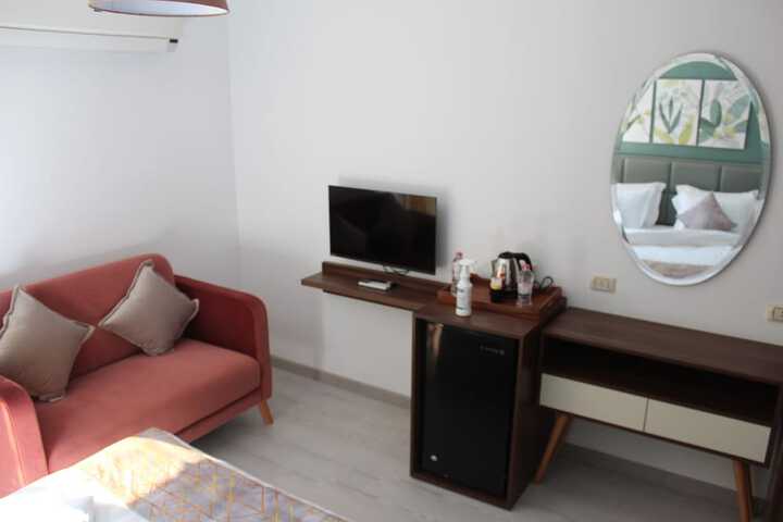 Room 14 of 158