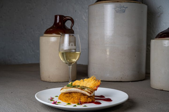 Dining 90 of 122