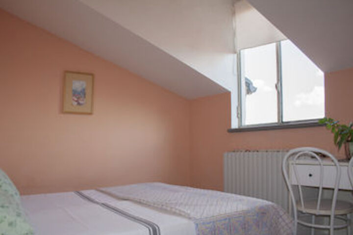 Room 18 of 32