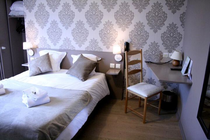 Room 3 of 46