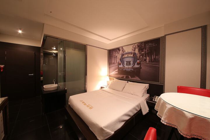 Room 9 of 54