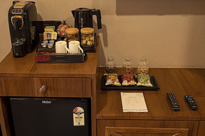 Breakfast/Coffee Service 34 of 82