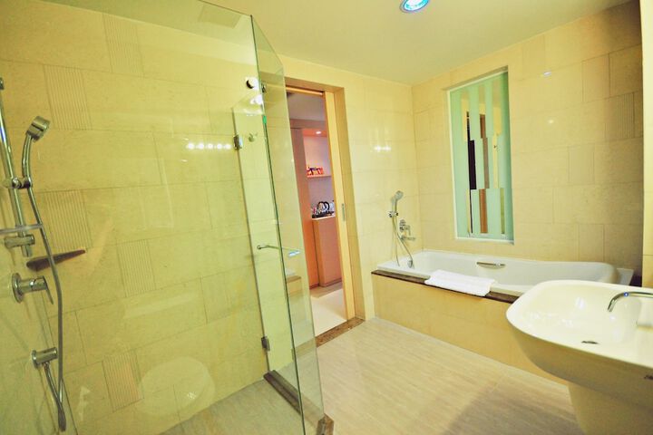 Room 21 of 29