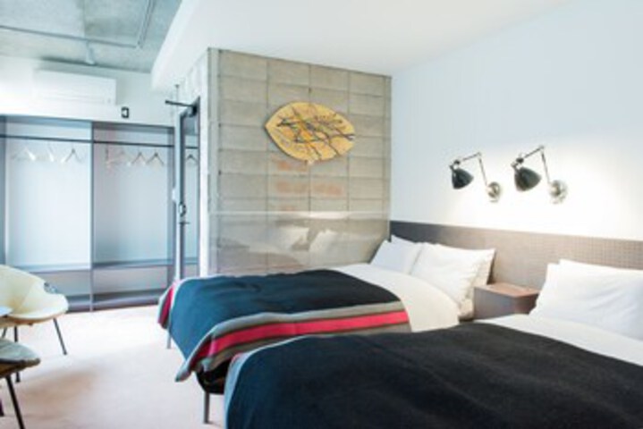 Room 26 of 214