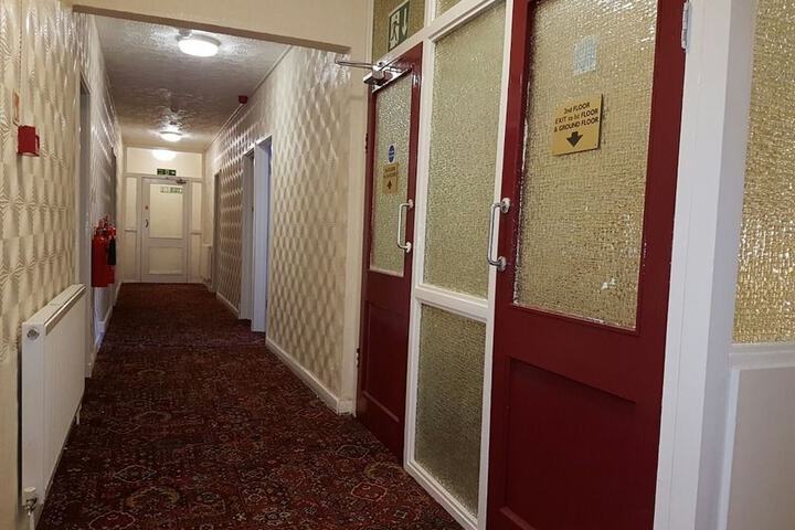 Ballroom/Hall 10 of 11