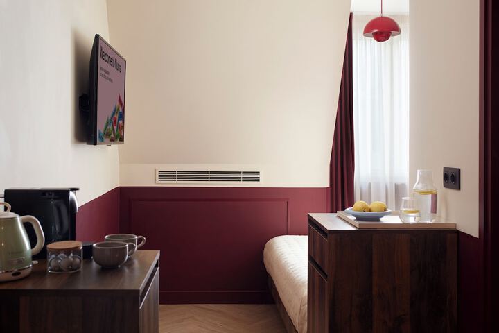 Room 21 of 49