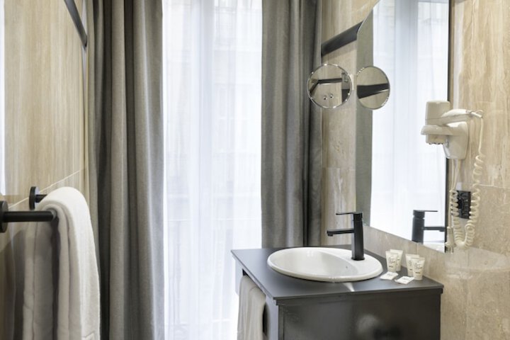 Room 15 of 21