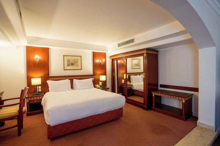 Room 18 of 75