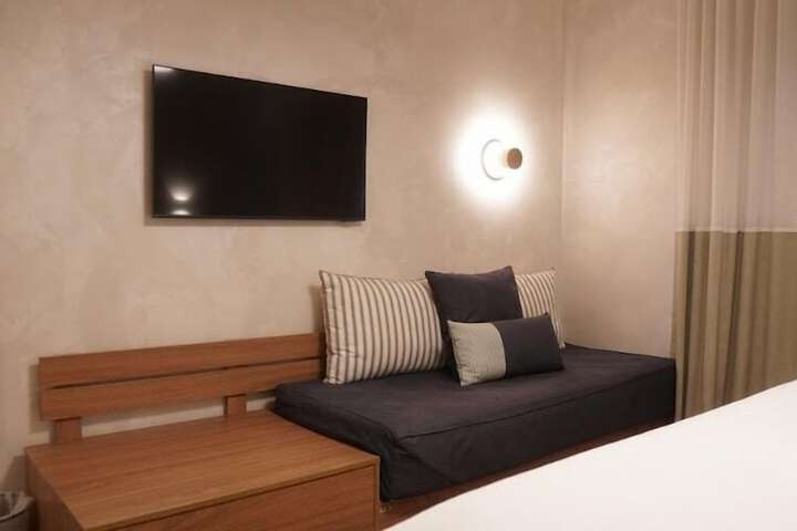 Room 22 of 43