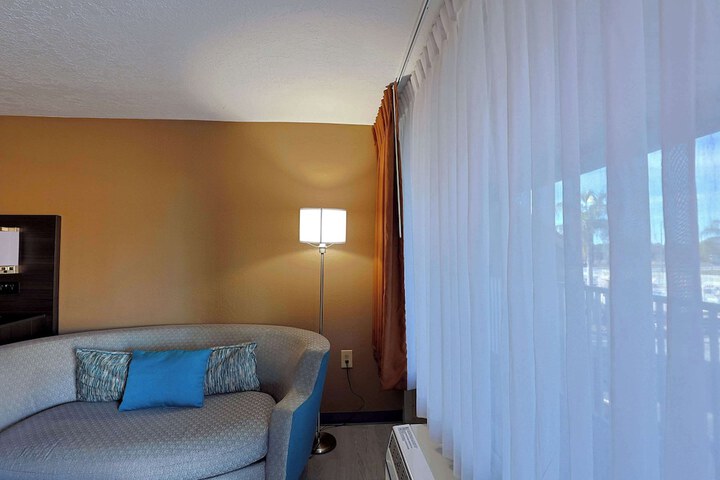 Standard | King Bed (11 of 21)