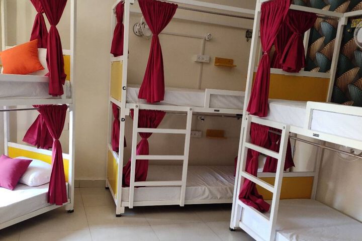 Room 10 of 15