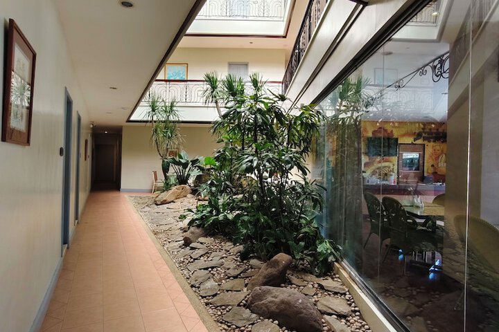 Hotel Exterior 40 of 42