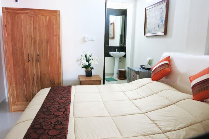 Room 5 of 27