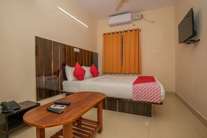 Room 6 of 14
