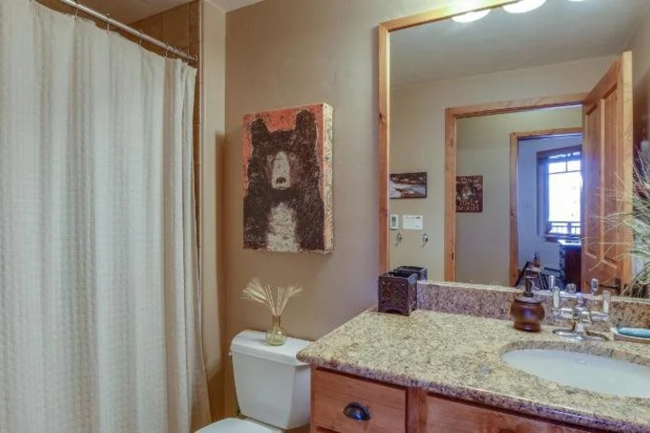 Room 10 of 29
