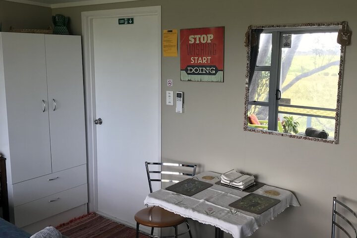 Room 25 of 76