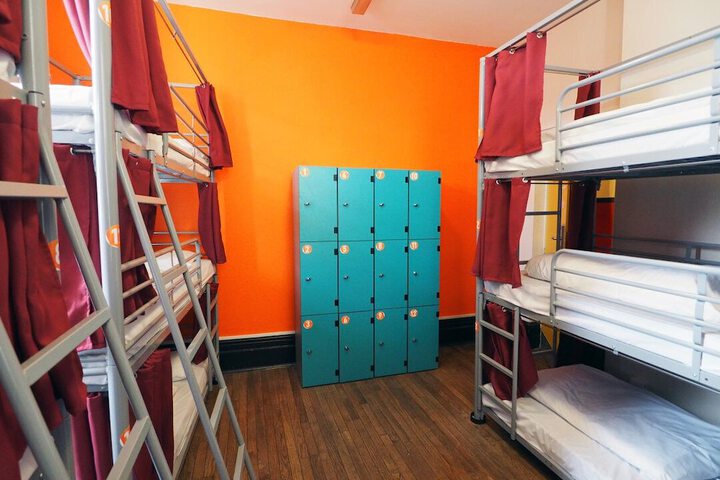 Room 21 of 43