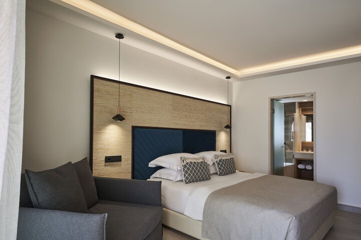 Room 5 of 79