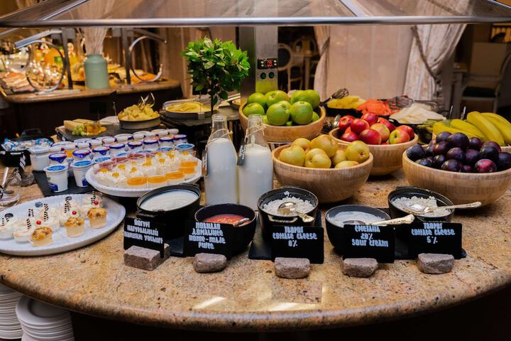 Breakfast/Coffee Service 224 of 339