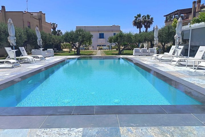Pool 61 of 95