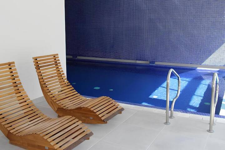 Pool 33 of 49