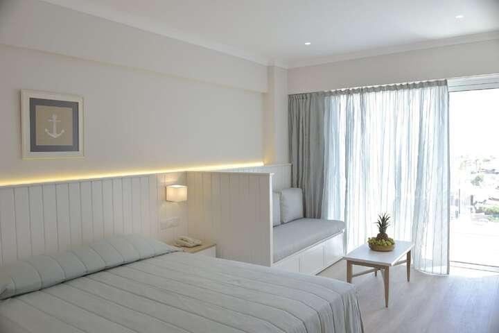 Room 10 of 38