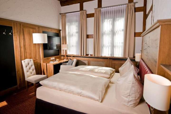 Room 4 of 146