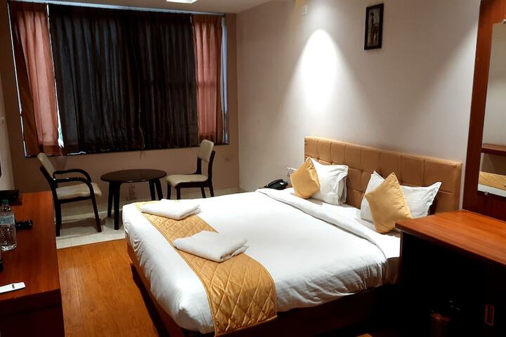 Room 6 of 34