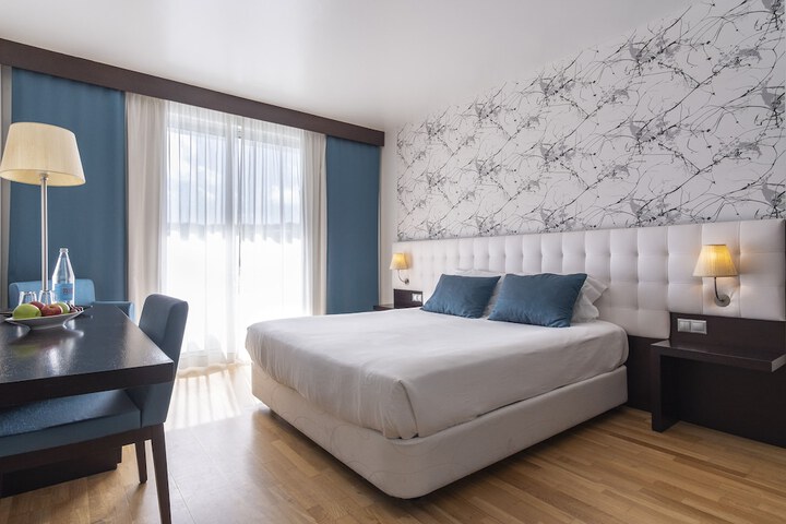 Room 5 of 34