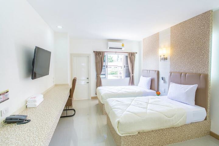 Room 8 of 29