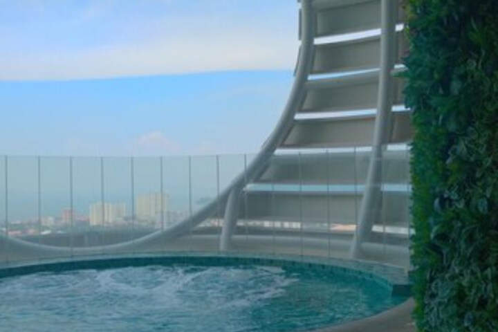 Pool 21 of 30