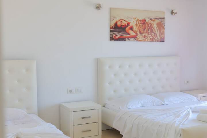Room 6 of 67