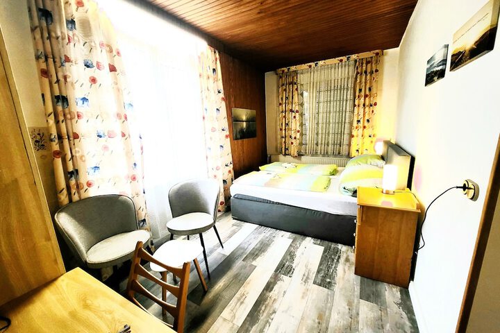 Room 28 of 39