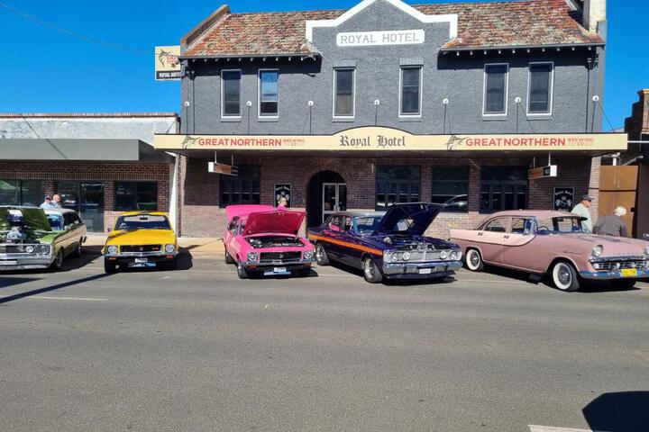 Exterior of Royal Hotel Guyra