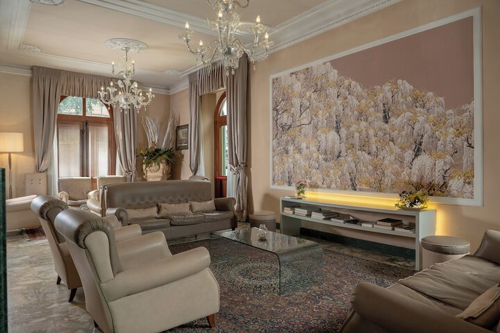 Hotel Interior 7 of 86