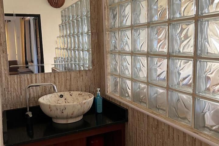Room 4 of 18