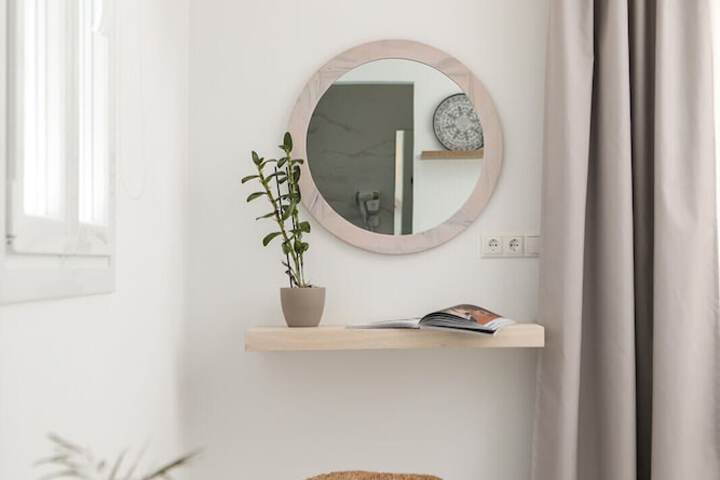 Room 33 of 150