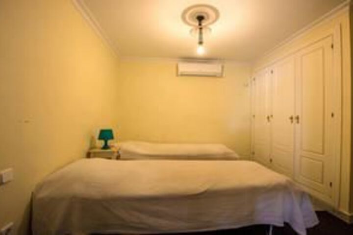 Room 33 of 73