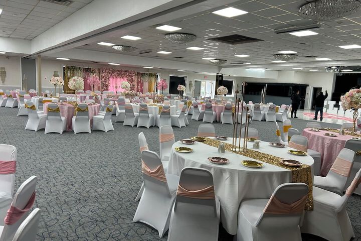 Ballroom/Hall 9 of 13